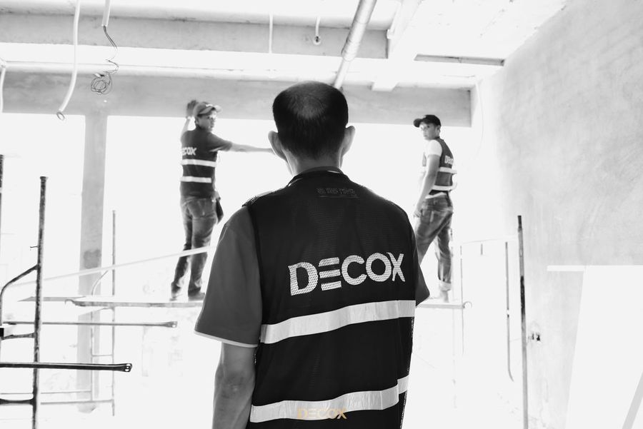 Dịch vụ thi công xây dựng nhà trọn gói của Decox kèm báo giá [MỚI 2023]
