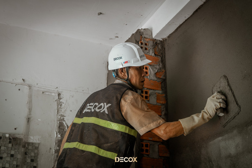 Thi công tô trát tường: Tiền đề cho bề mặt hoàn thiện chất lượng tại Decox